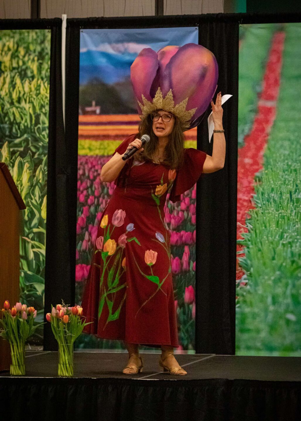 Tulip-Gala-45-scaled woman wearing a tulip crown