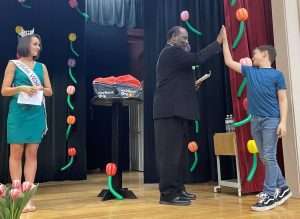 tulip ambassador high fiving principle